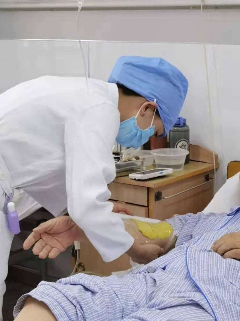 田先生|我的国庆节 ｜ 假期连追高甜剧，广医值守情义绵绵