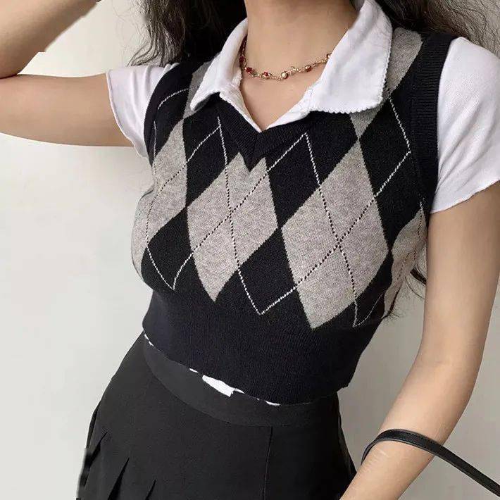 水手服 虞书欣、杨超越都在穿的水手服，究竟有多好看？
