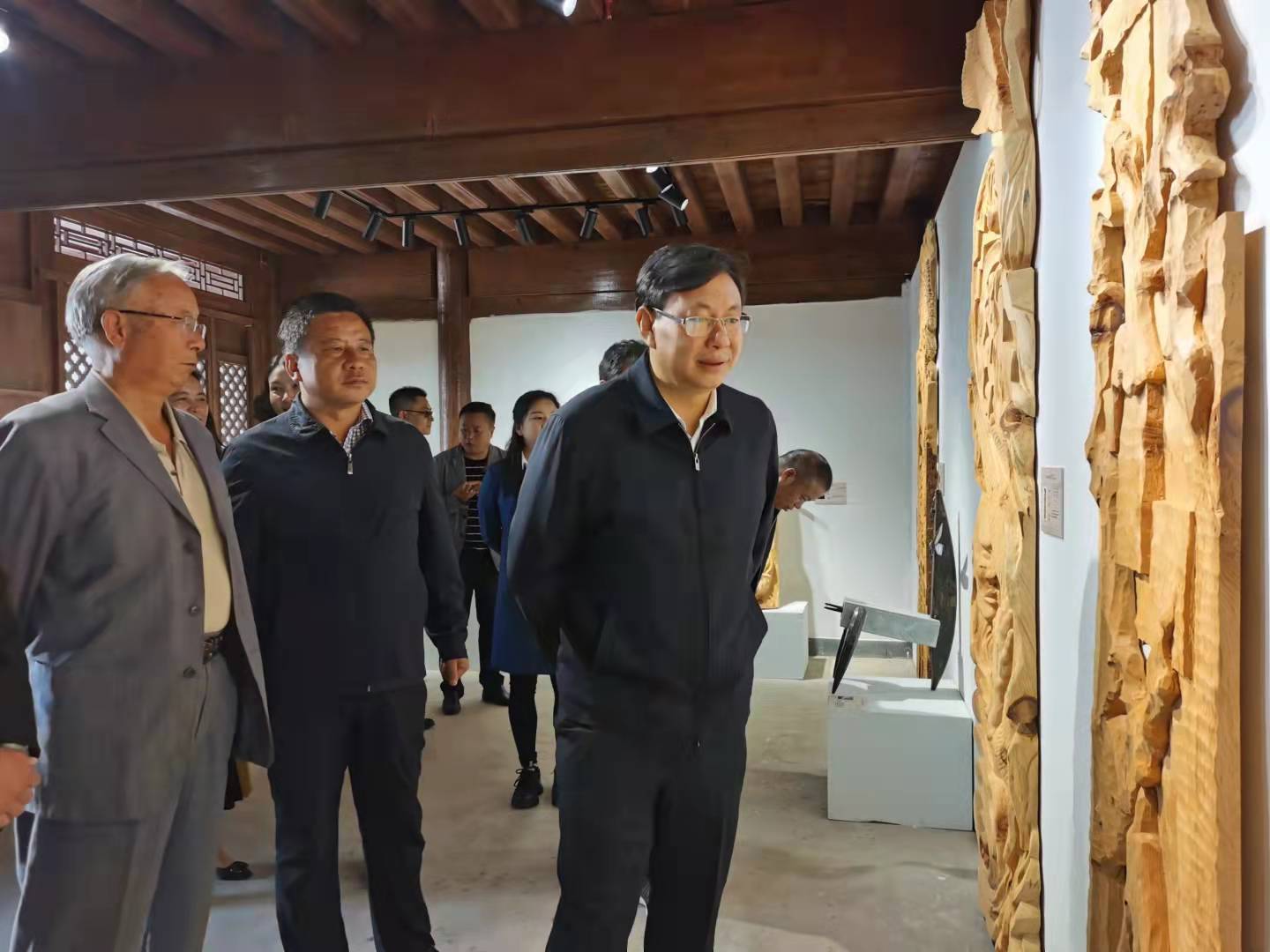 国庆|国庆到剑川看木雕展 国际木文化学会藏品首次在中国展出