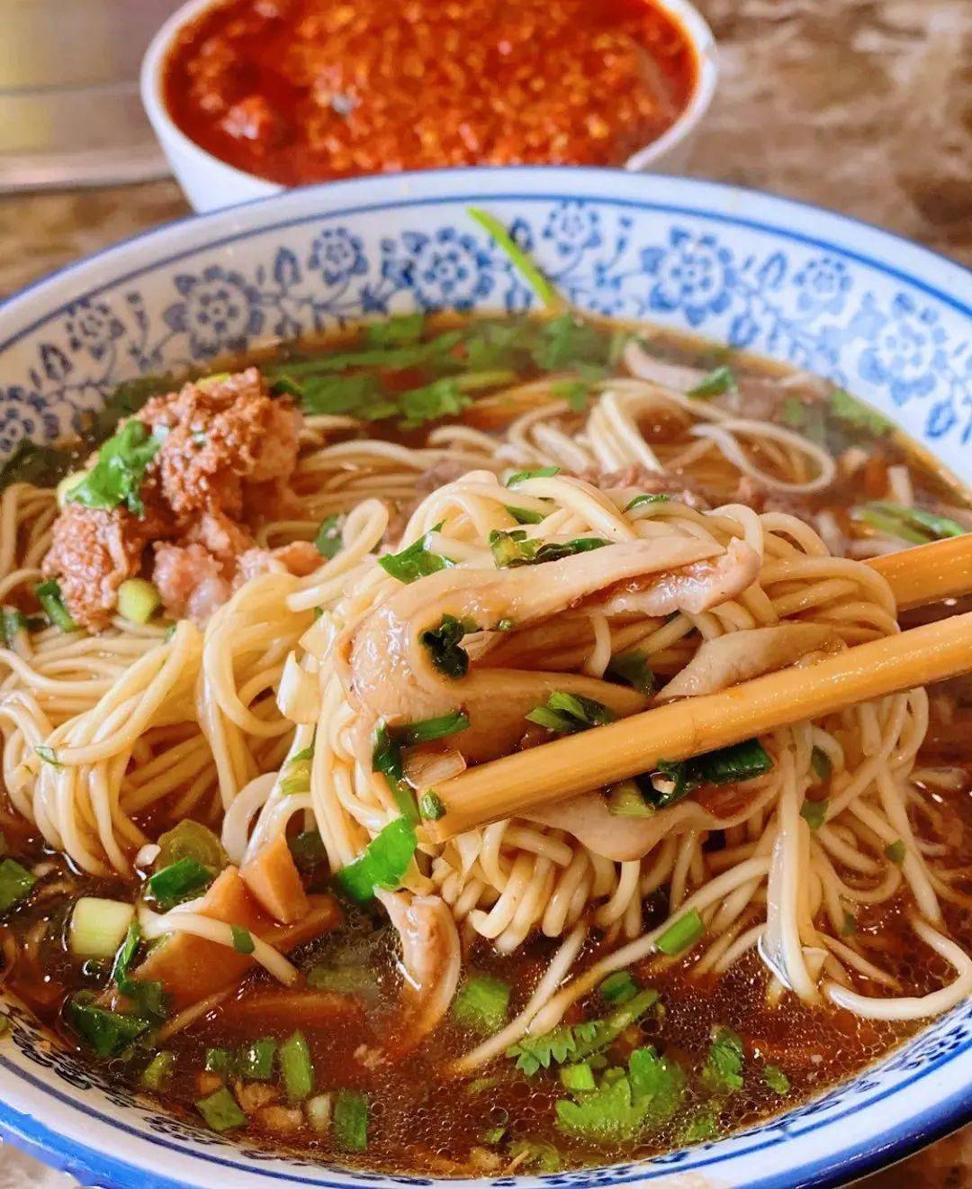 靠一碗面火了二三十年,好吃就是有底气!