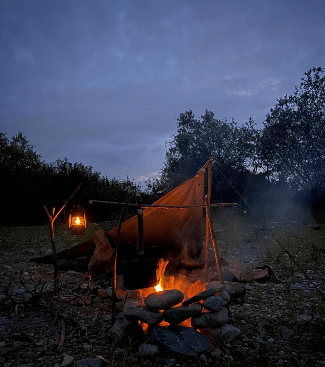 荒山野岭夜晚图片