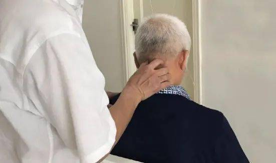 颈椎|颈椎病有什么危险信号？