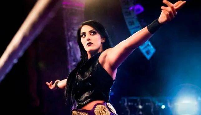 终于等到你前wwe女星aj李官宣复出