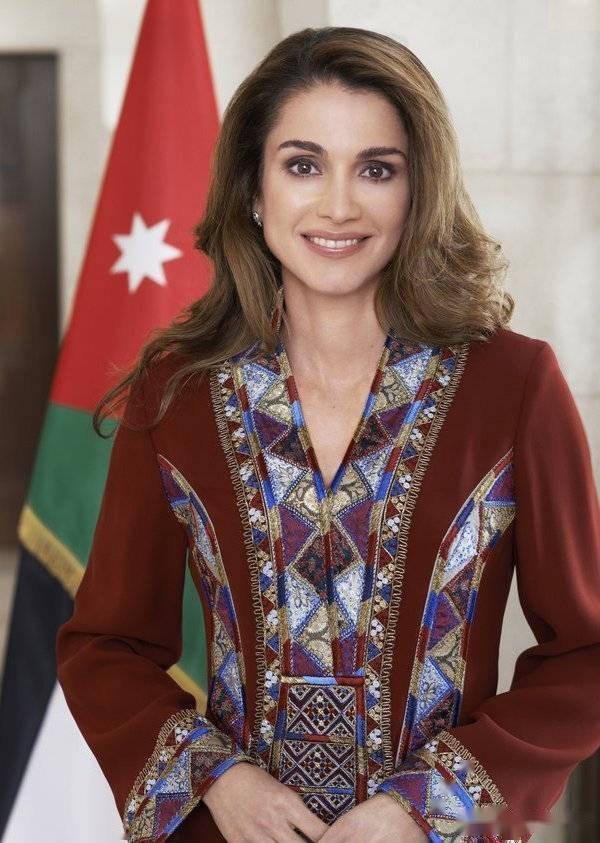 她从难民逆袭成王后,是什么成就了她开挂的人生?_亚辛·拉尼娅