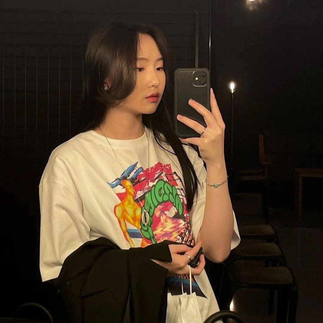 韩系 4 位宝藏 Ins 博主分享,我的穿搭都从这里取经