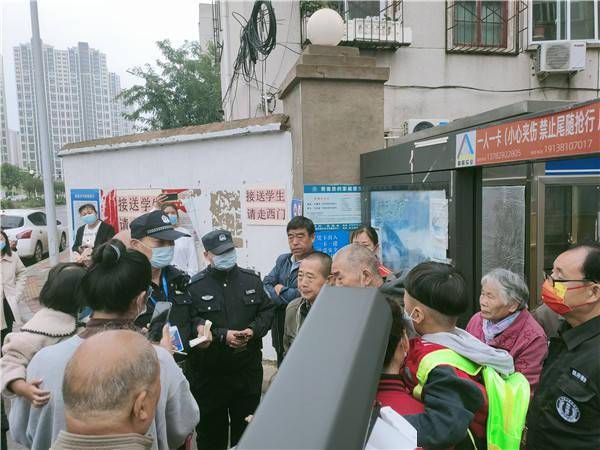 东门口|郑州一小区“禁止幼儿园孩子家长入内”续：赢了官司还是“行不通”