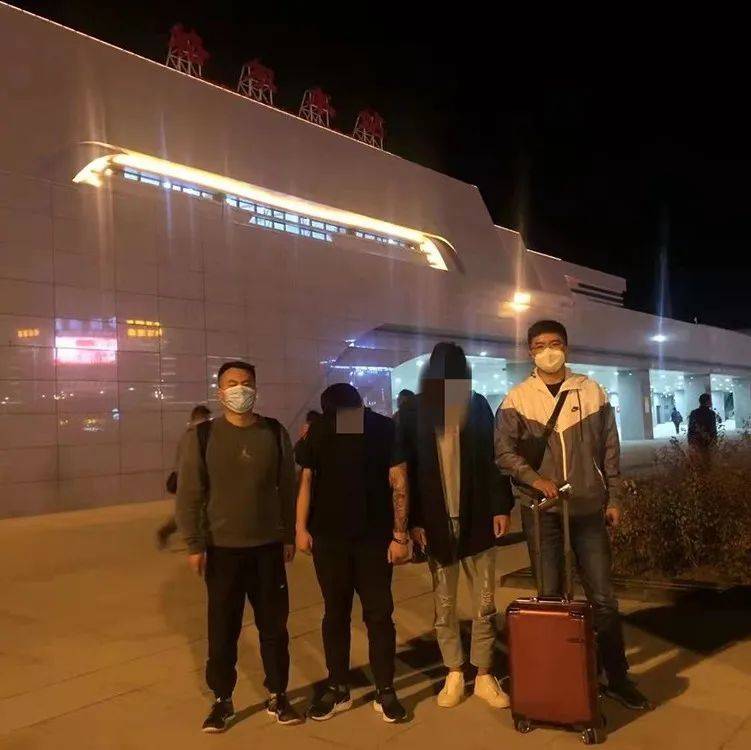 小心!你在青海帮人办的银行卡可能去了这里_电信