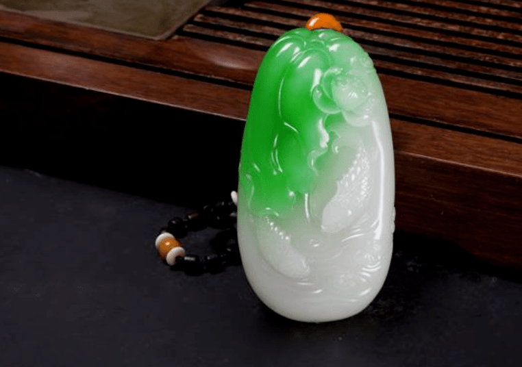 和田玉翠青满足了和田玉爱好者对翠色的遐想