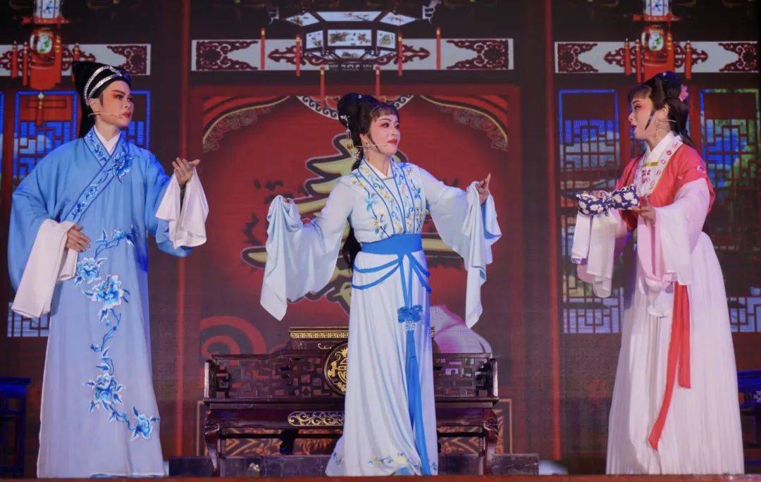 "庆国庆·迎重阳"越剧专场走进椒江区葭沚街道东方文化礼堂_台州市