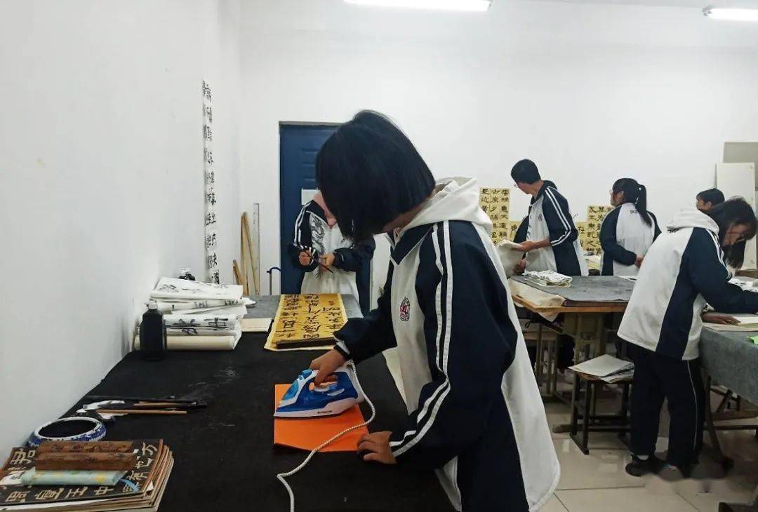 文化涿鹿北晨学校举行国庆书法作品展