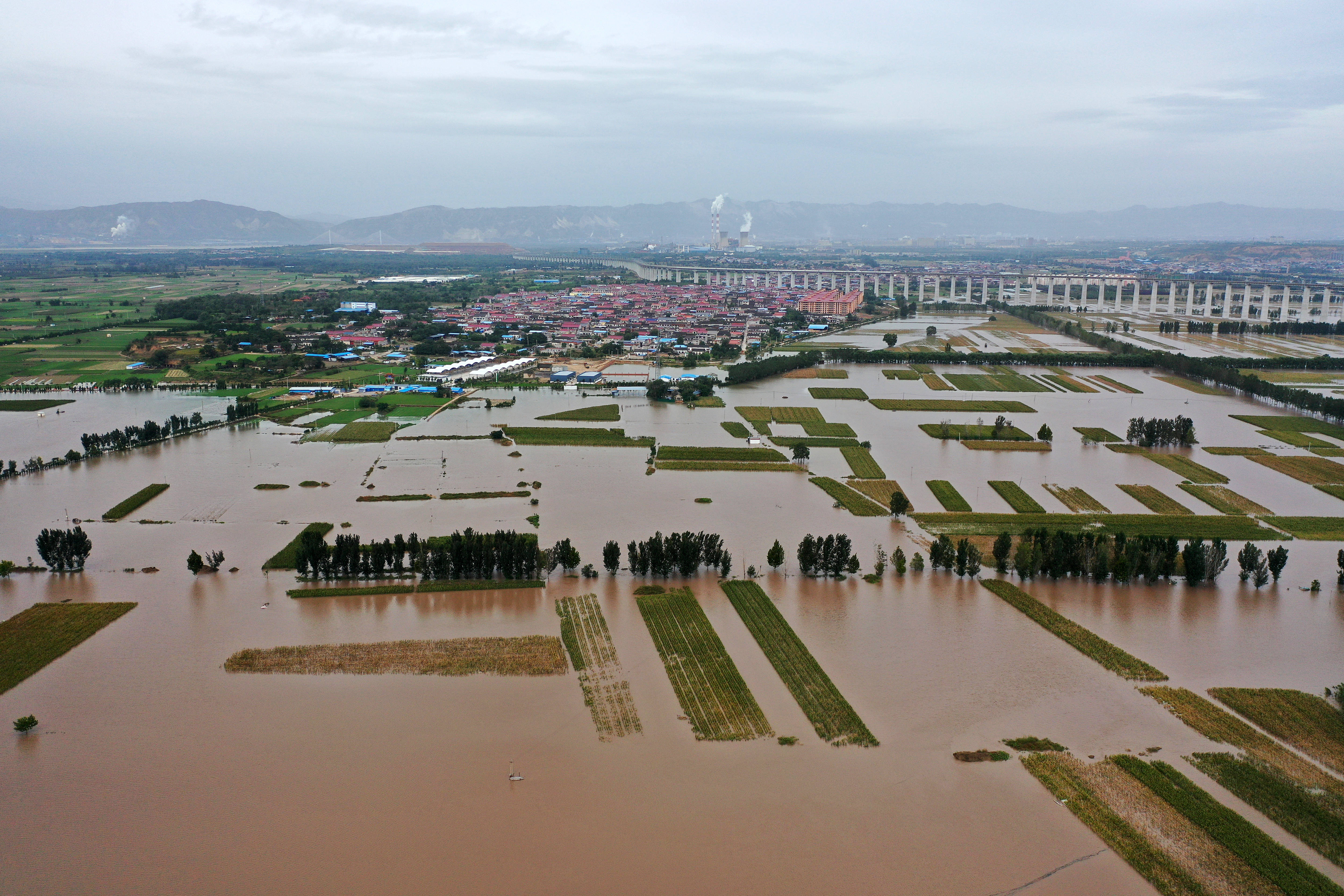 山西绛县暴雨图片