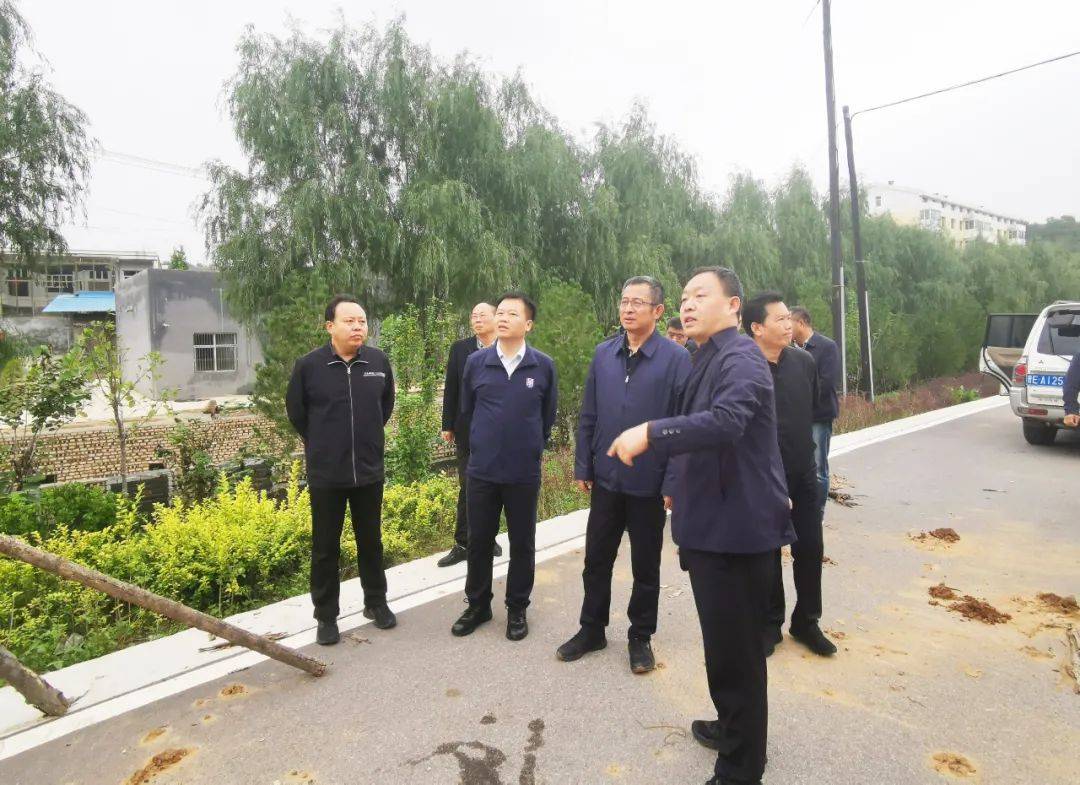 地质灾害防治专家带领相关科室人员与晋城市规划和自然资源局刘闯局长