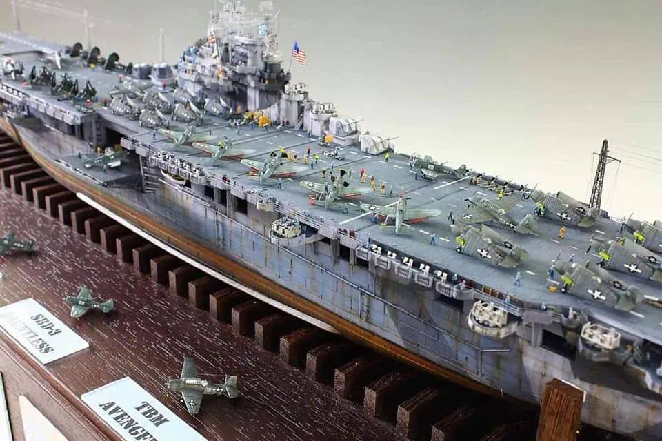 美国海军cv19埃塞克斯级航空母舰