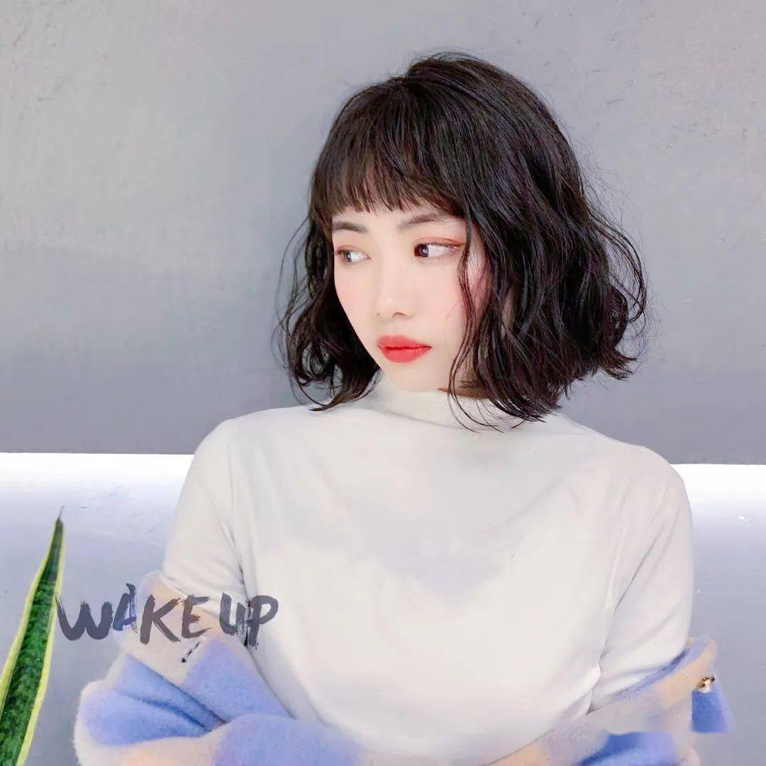 2021流行短发烫卷卷