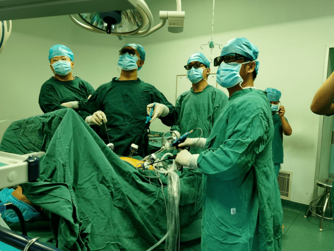 我区微创手术领跑人记自治区中青年科学技术创新奖获得者张俊晶