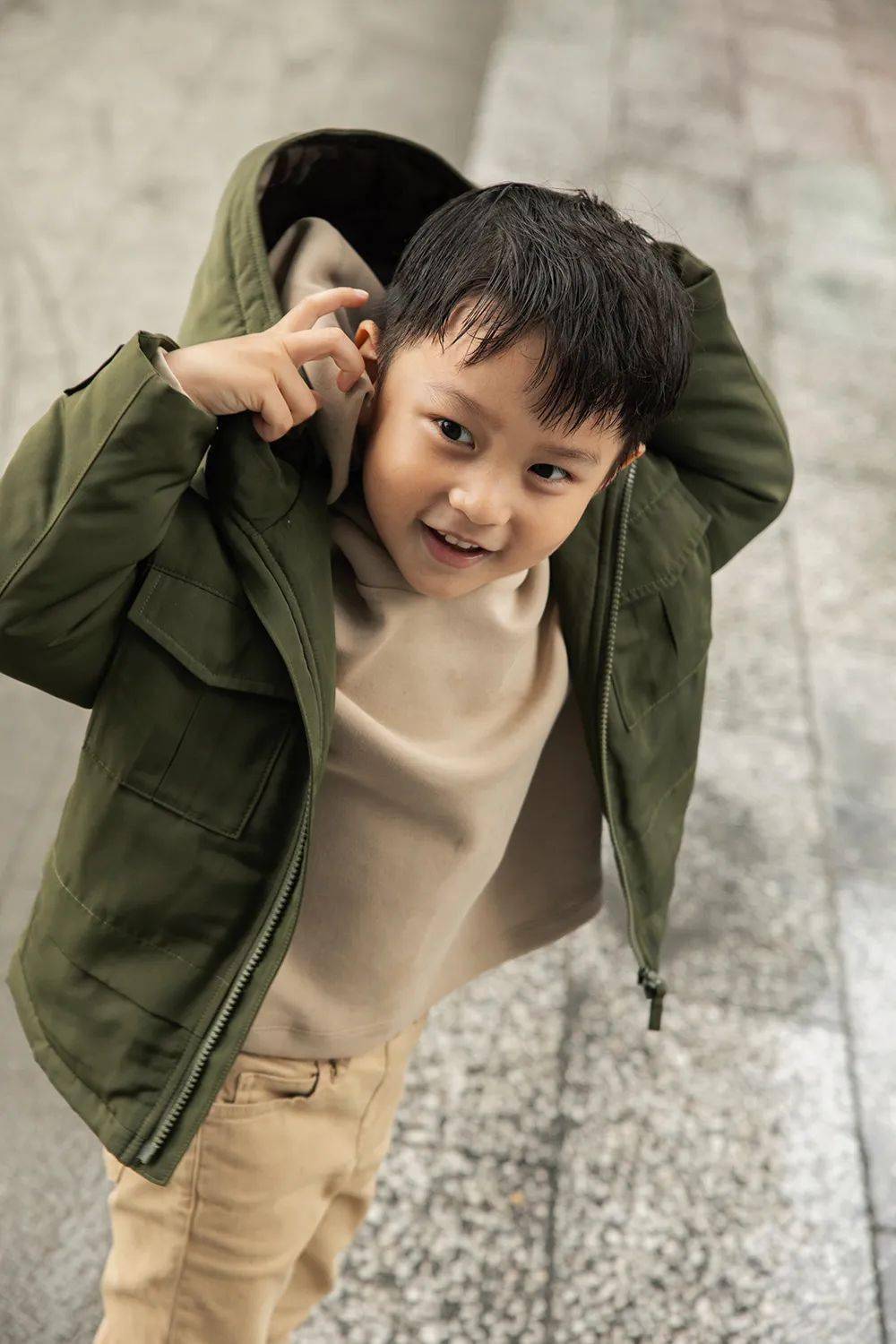 零点 优衣库今秋最潮联名？！首次合作「国际机能大牌」！明晚零点拼手速！