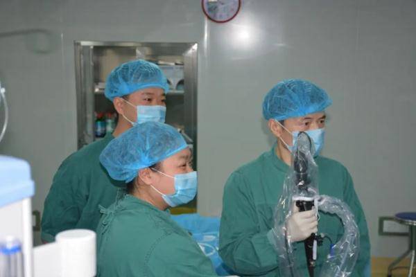 卢卓|男子常年饮浓茶如同“茶罐子”，突发腰胀才知竟患结石