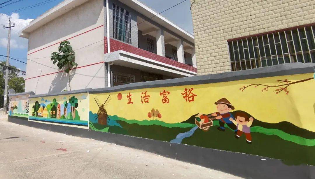 赞湘大师生墙绘扮靓乡村