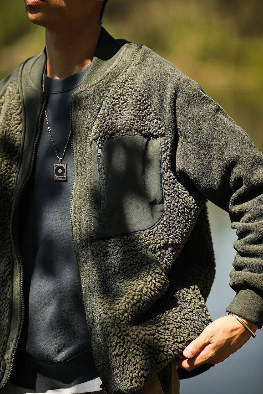 零点 优衣库今秋最潮联名？！首次合作「国际机能大牌」！明晚零点拼手速！