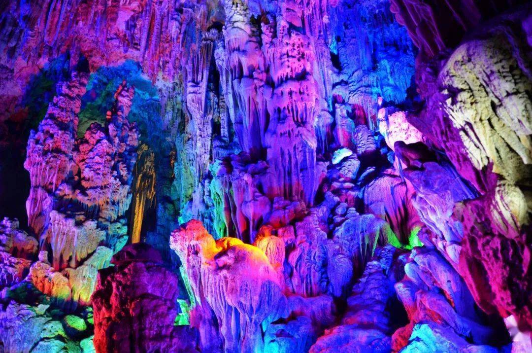 龙硿洞风景区,喀斯特地形地貌溶洞,洞内迂回曲折,除主洞外还有16个分