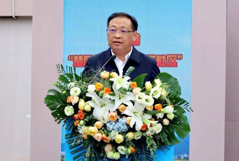 县委书记汤明现场介绍远安乡村振兴巾帼行动及远安示范点的实施经验.