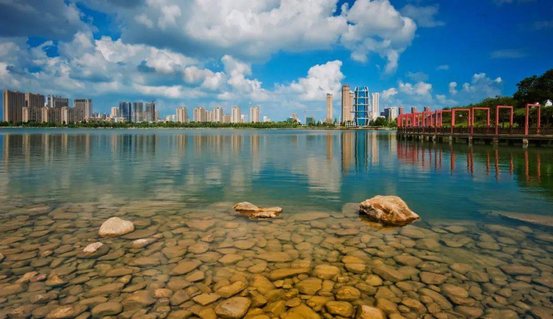 东海:坚持治理养护并进 亮出西双湖碧水高颜值
