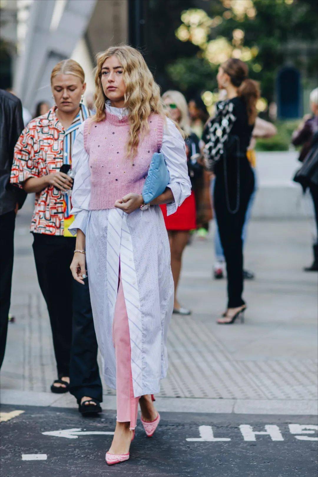 品牌 初秋OOTD，这件奶奶背心赢了！