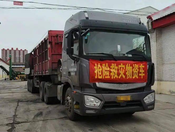 爱心晋心晋力欧曼为灾区救援车辆提供全勤式服务保障