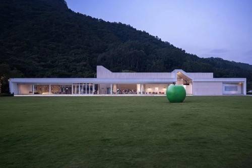 小镇安藤忠雄“青春”大展落地北京，春沐源小镇开启“艺术之旅”