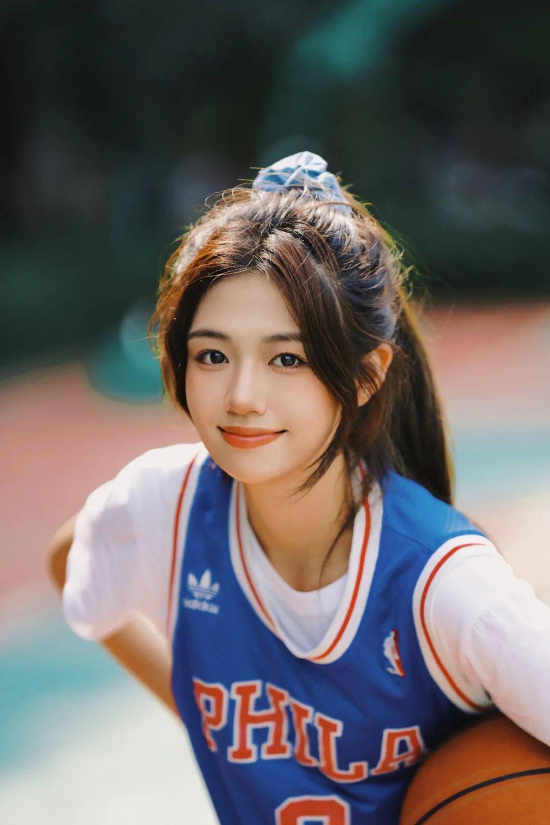 陈梓怡韦璐练俐婷遇见的黄昏也让人心动在这座校园里于是风就有了形状