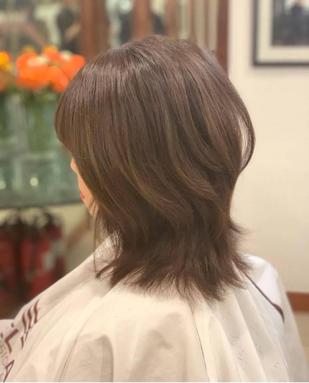 燕尾短发