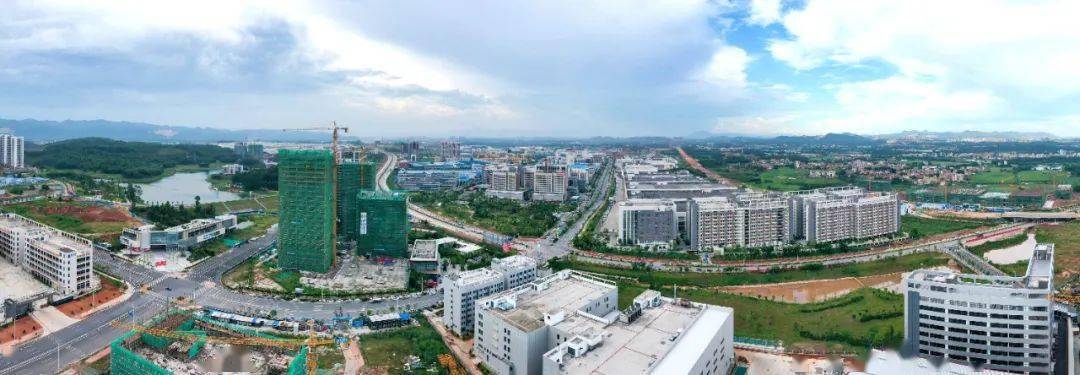 初步形成五大产业集群随着园区的发展以及一个个社会事业项目的实施