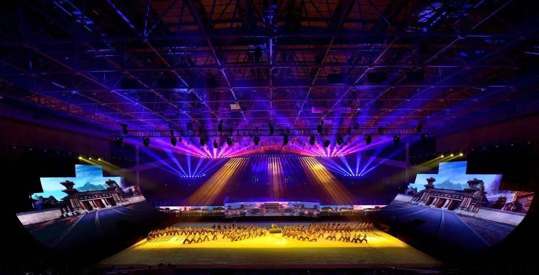 市戏剧传承中心作为此次开幕式的执行单位,总导演,总设计肖鸿斌介绍
