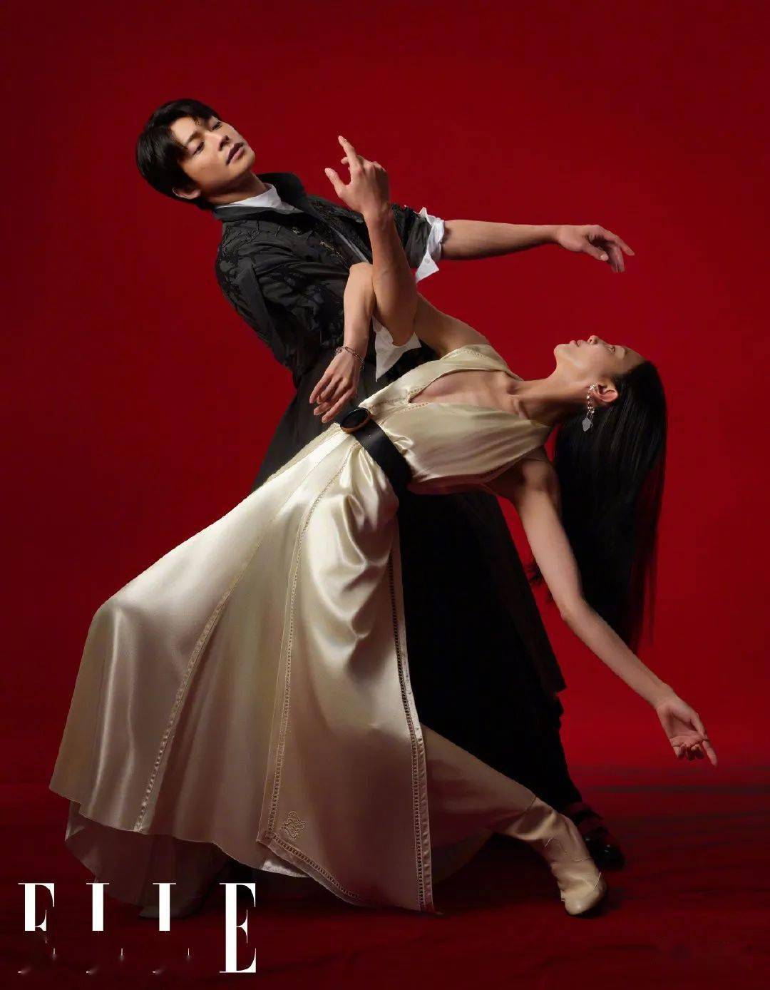 朱洁静和王佳俊拍摄了一组大片绝绝子