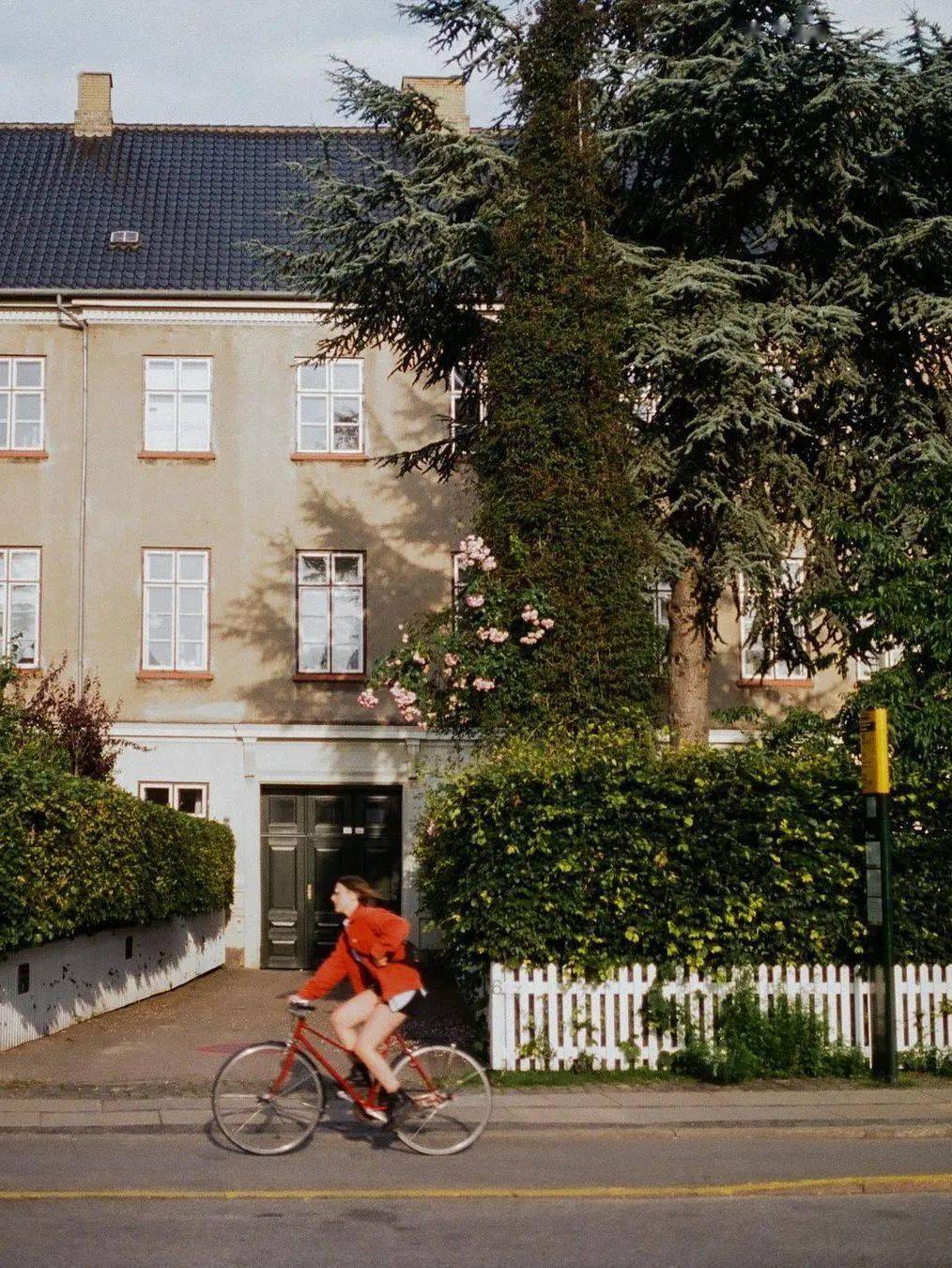 Vogue 在哥本哈根时装周 时髦女士都是骑单车赶场子的