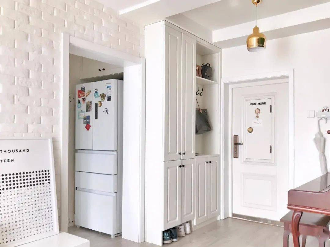 进门鞋柜设计4门 f3c77f4aaa014c3ab5627e0648d65e2c.jpeg