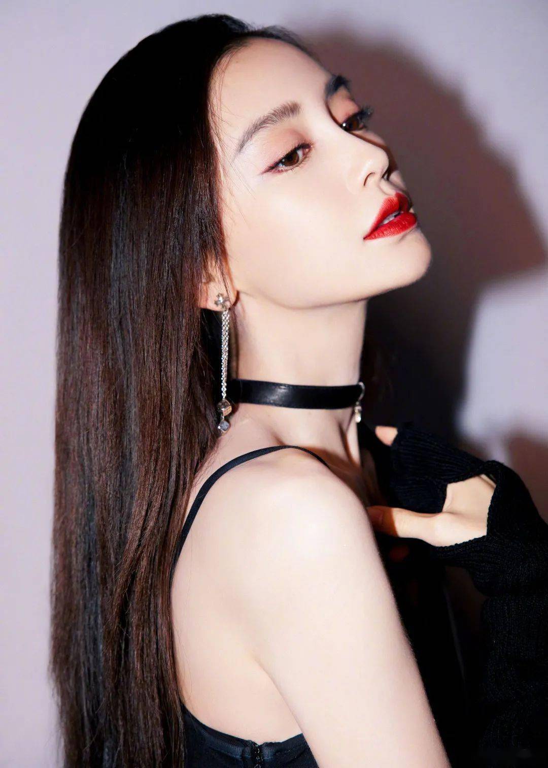 景甜凭什么景甜就是“合照杀手”？因为第一眼美女都有0感底妆