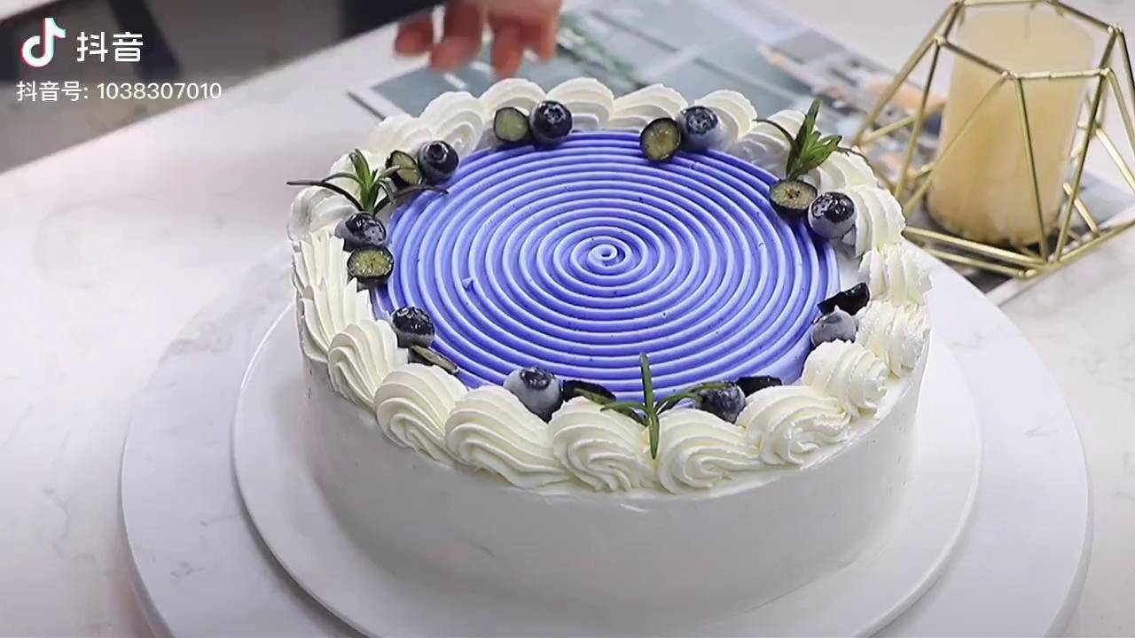 蝶豆花千层蛋糕 颜值爆棚的雾霾蓝色甜品 美食 烘焙 网红 创意