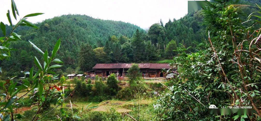 对于司前棋子坑,我虽然没到过,但也略有耳闻:光泽县司前乡庭燎村棋子