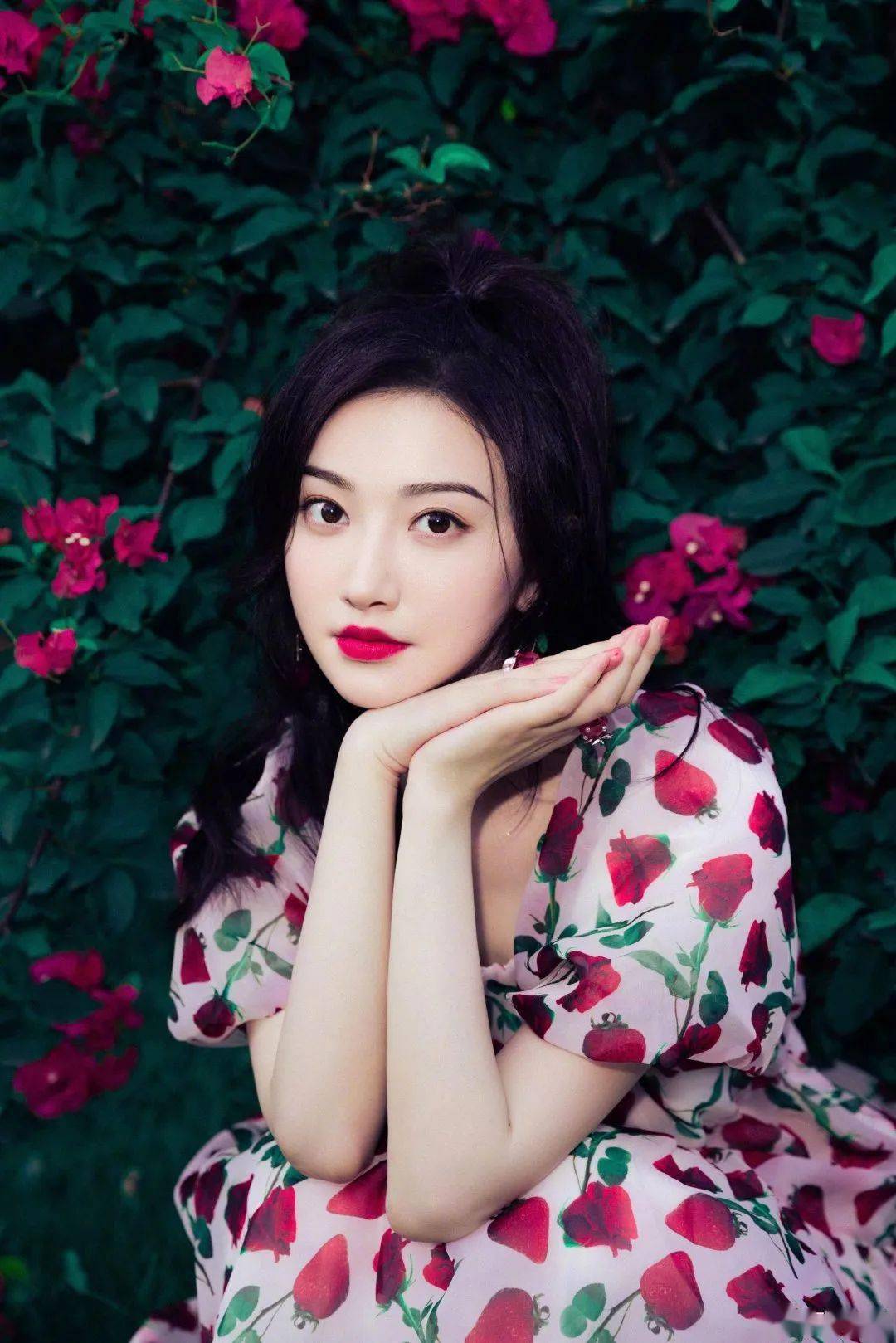 景甜凭什么景甜就是“合照杀手”？因为第一眼美女都有0感底妆