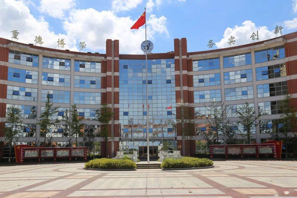 名师风采丨东乡二中教师曾志华