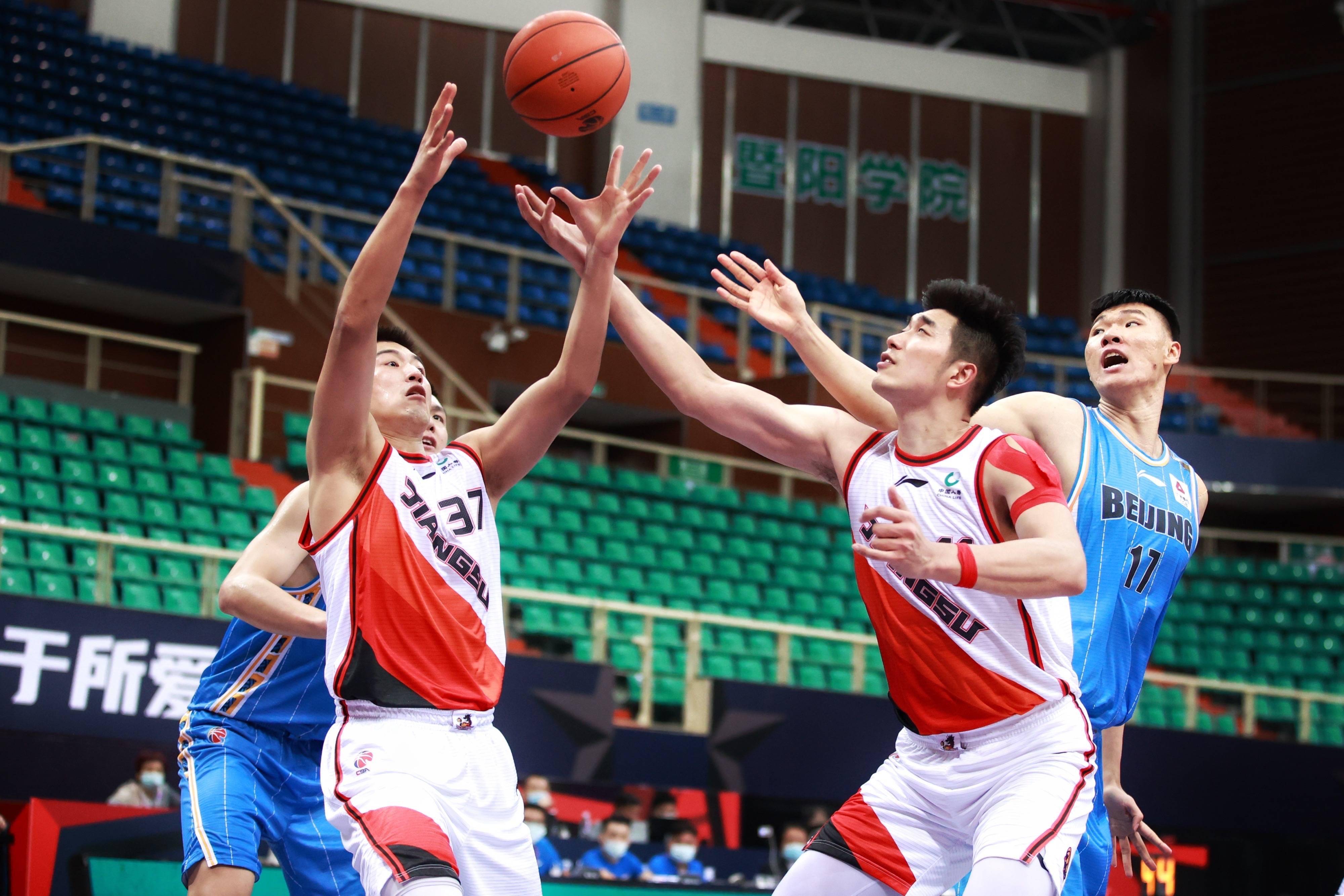 篮球——cba第一阶段:苏州肯帝亚不敌北京首钢