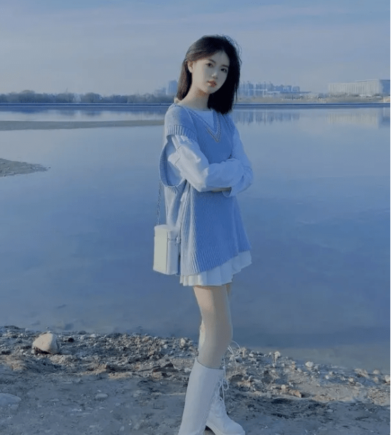 进行 小伙伴们快收藏~针织衫这样搭真的是美炸啦~