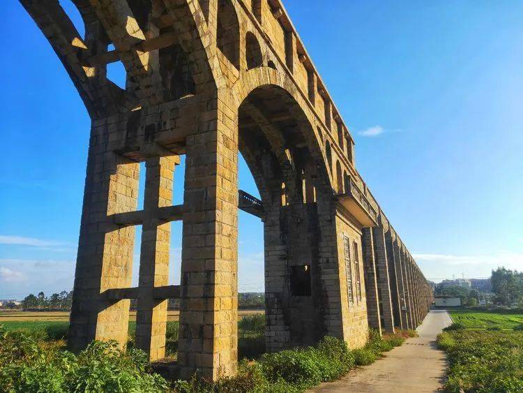 手机拍故事勤劳惠安女肩挑手扛筑曲江渡槽