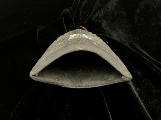 其中的奥秘便是"合瓦形".