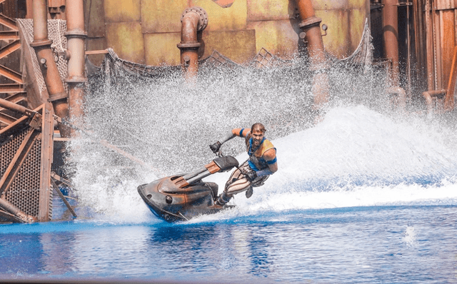 北京环球影城"看秀":未来水世界特技表演 推出6大类24场表演【智美