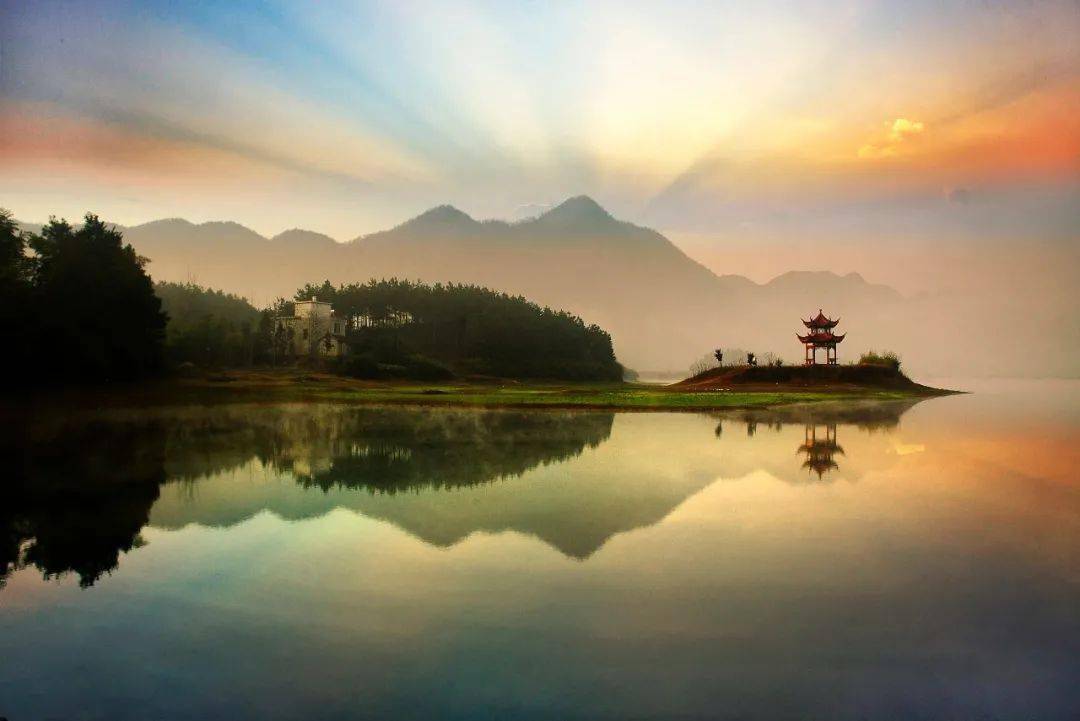 秋日的晨雾云海在德兴遇见最美的人间仙境