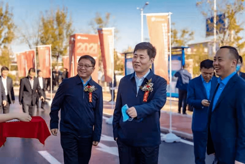 生命科学园发展有限责任公司,金汇通投资控股集团三方按照"政府推动