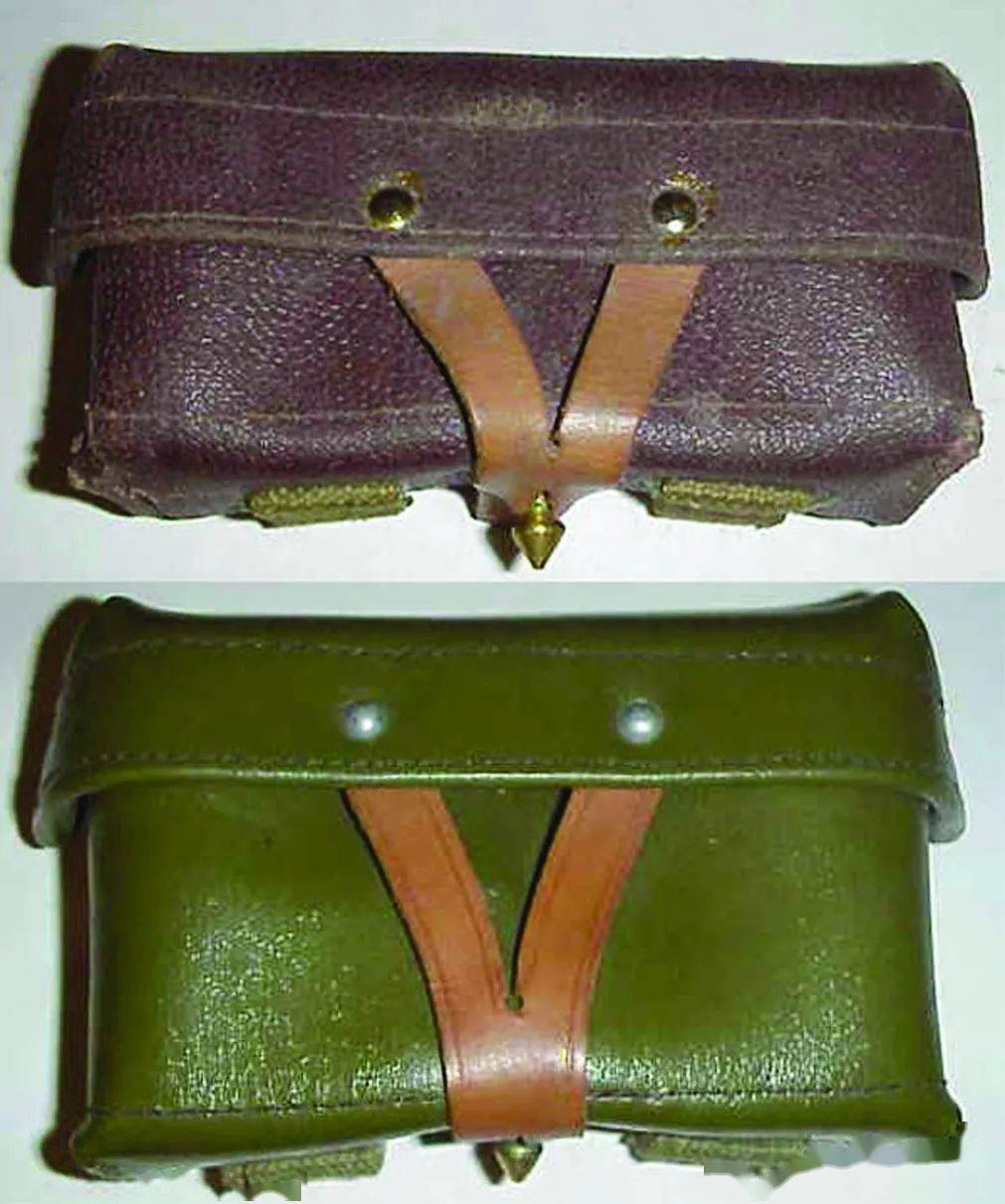 军仪仗队按惯例只在腰间左侧佩带一只牛皮弹盒无论是前弹盒还是后弹盒