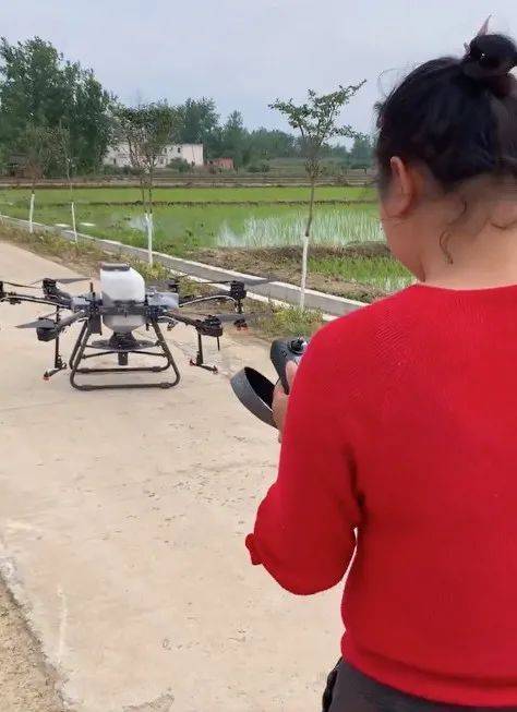 传统|看，抖音上的女飞手们让无人机成了新农具！